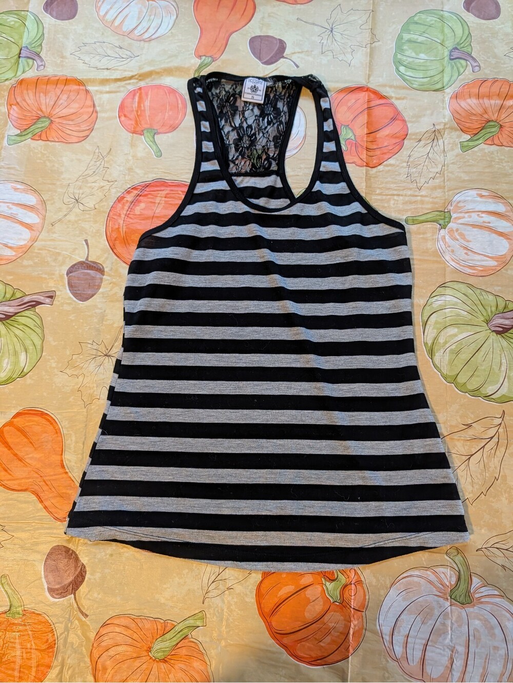Exist Y2K Lace Trim Tank Top – Gray & Black – Size Small